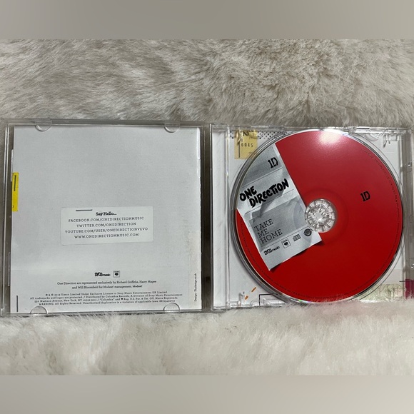One Direction CD's Bundle of 3,  Made in the A.M/Midnight Memories/Take Me Home - Picture 6 of 15